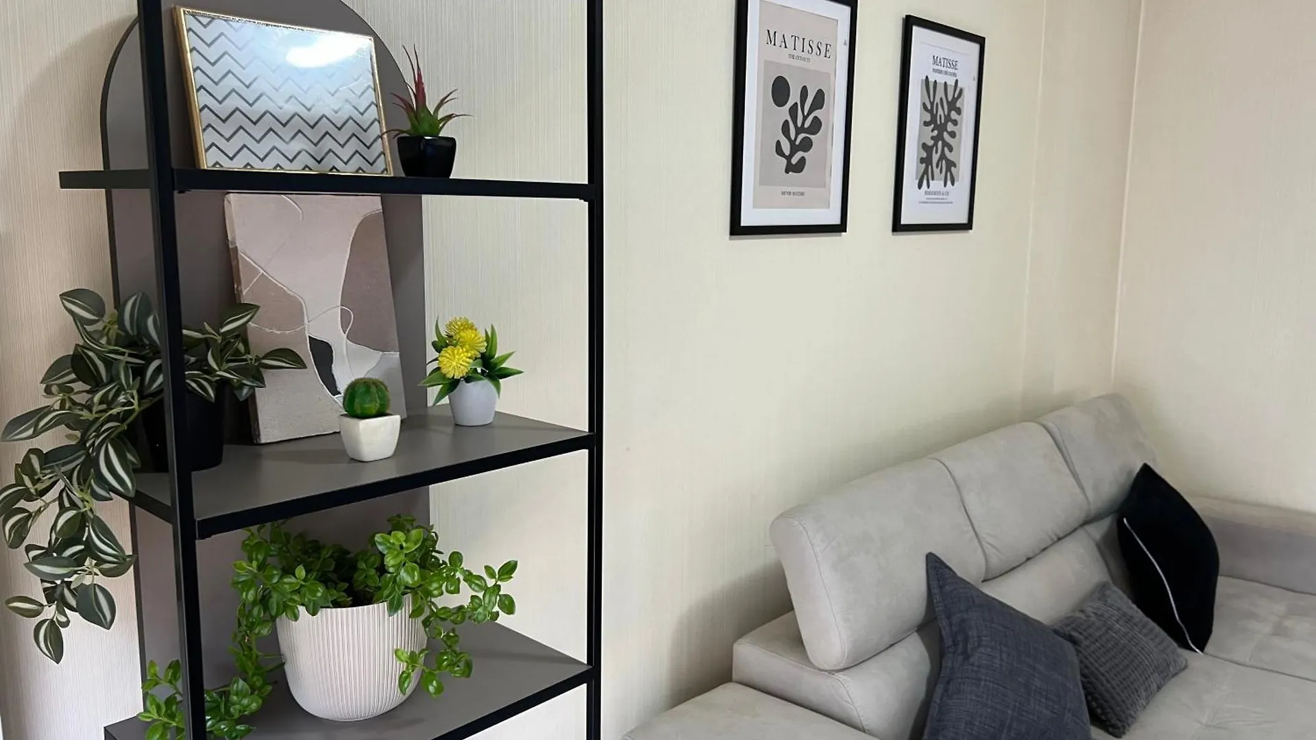 Urban 315 Apartment 티라나
