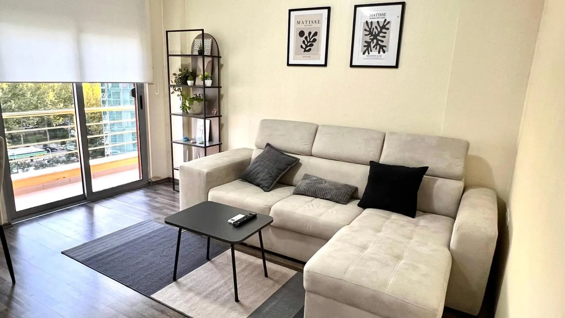 Urban 315 Apartment 티라나